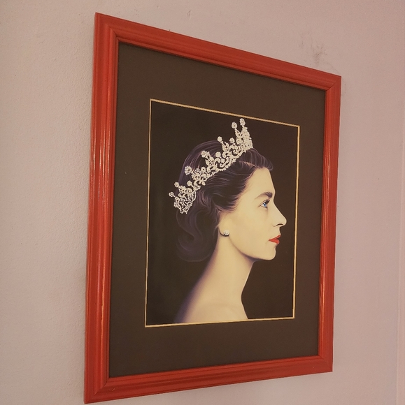 Queen Elizabeth II Art Framed 11x14 Matted Bright Red Handpainted - Picture 2 of 5